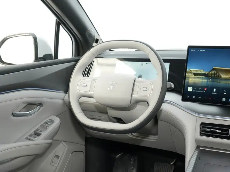 BYD Song Ultra EV інтер'єр вигляд зверху