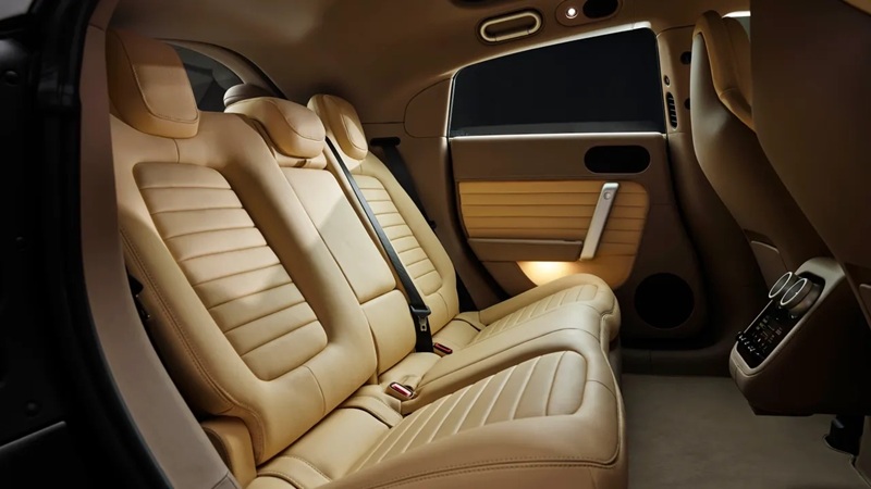 Ferrari Luce central console